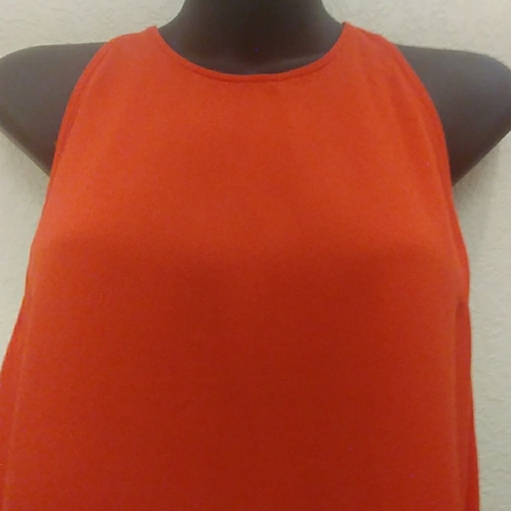 TopShopTextured Sleeveless Top - Picture 2 of 8